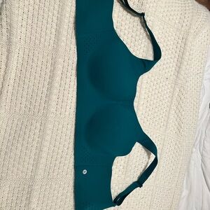 Victoria's Secret Teal Seamless Wireless sports Bra